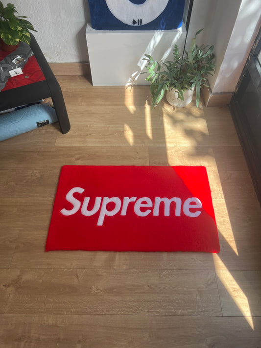 Supreme Rug 🔴