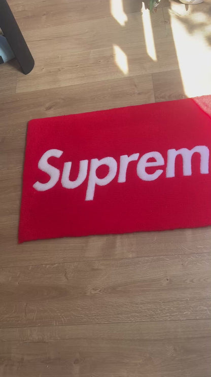 Supreme Rug 🔴